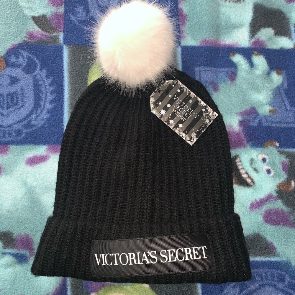 NWT Victoria’s Secret Winter Hat